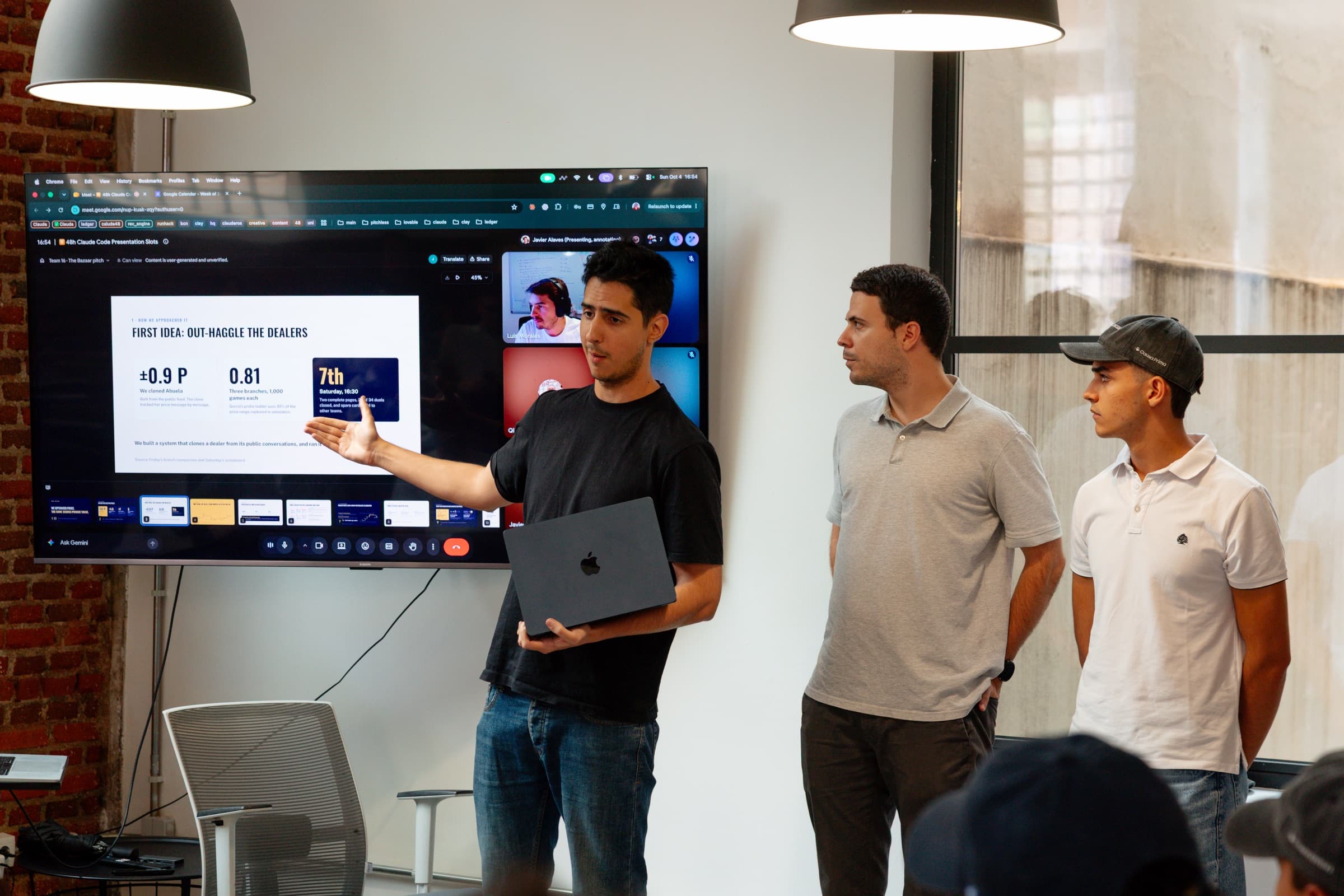 Team 16 presenting Bazaar to the room